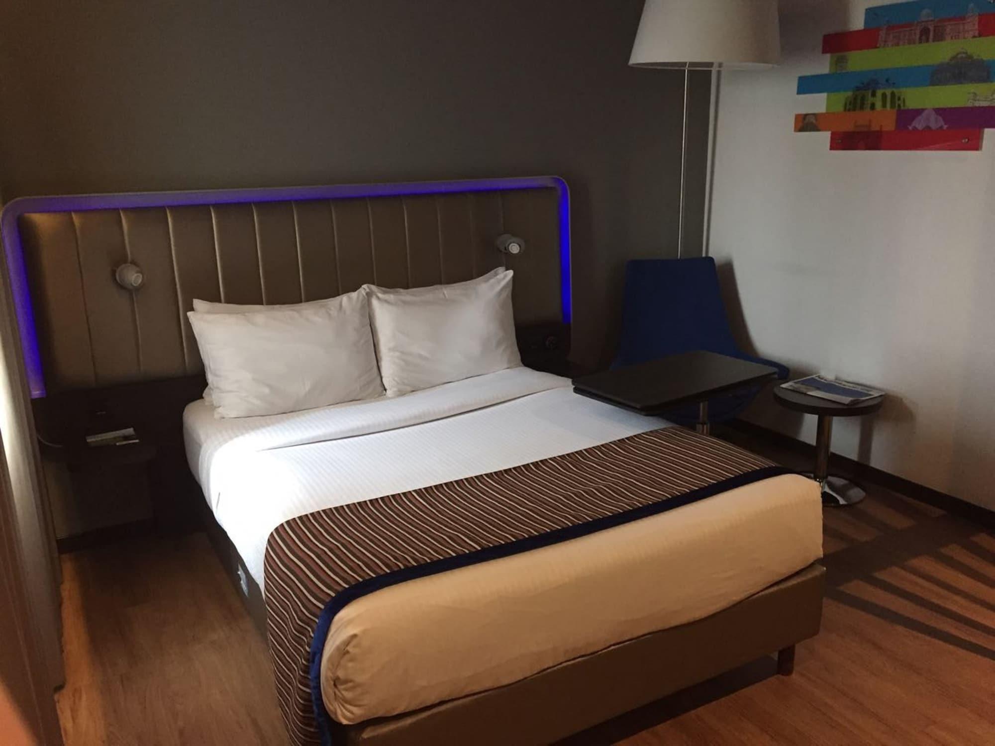 Park Inn By Radisson,South Delhi Nowe Delhi Zewnętrze zdjęcie A room at the hotel