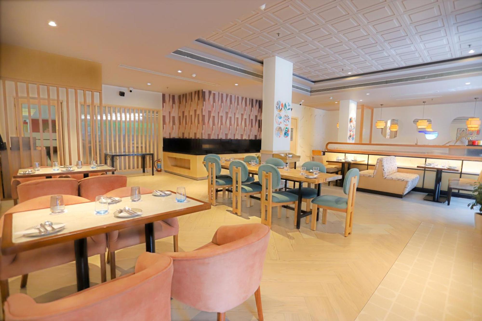 Park Inn By Radisson,South Delhi Nowe Delhi Zewnętrze zdjęcie The interior of the restaurant
