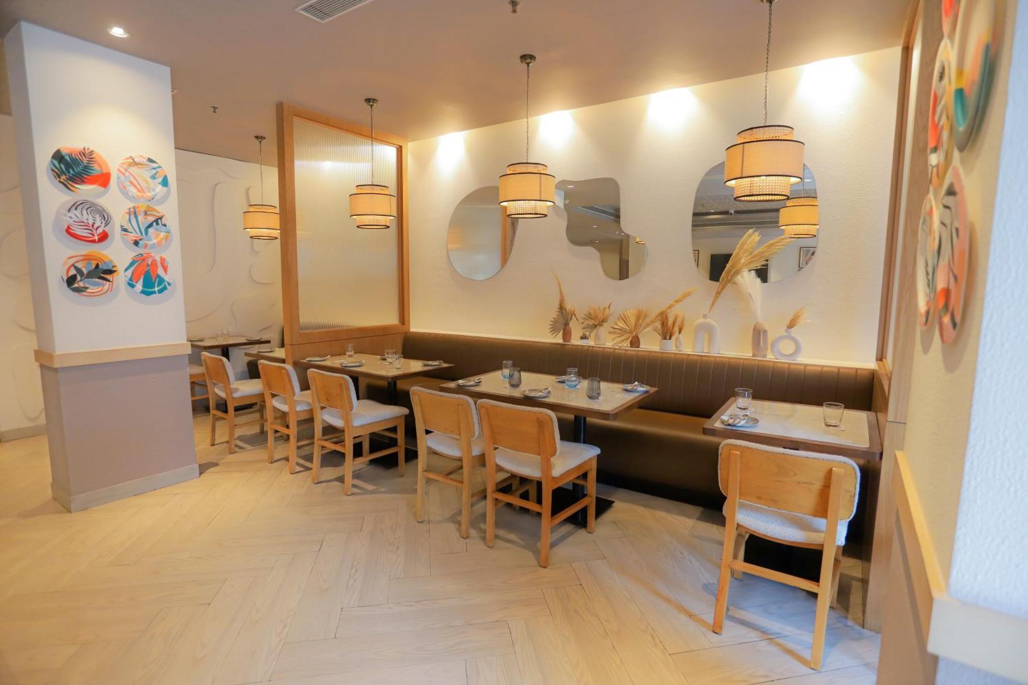 Park Inn By Radisson,South Delhi Nowe Delhi Zewnętrze zdjęcie Interior of a restaurant in Tokyo