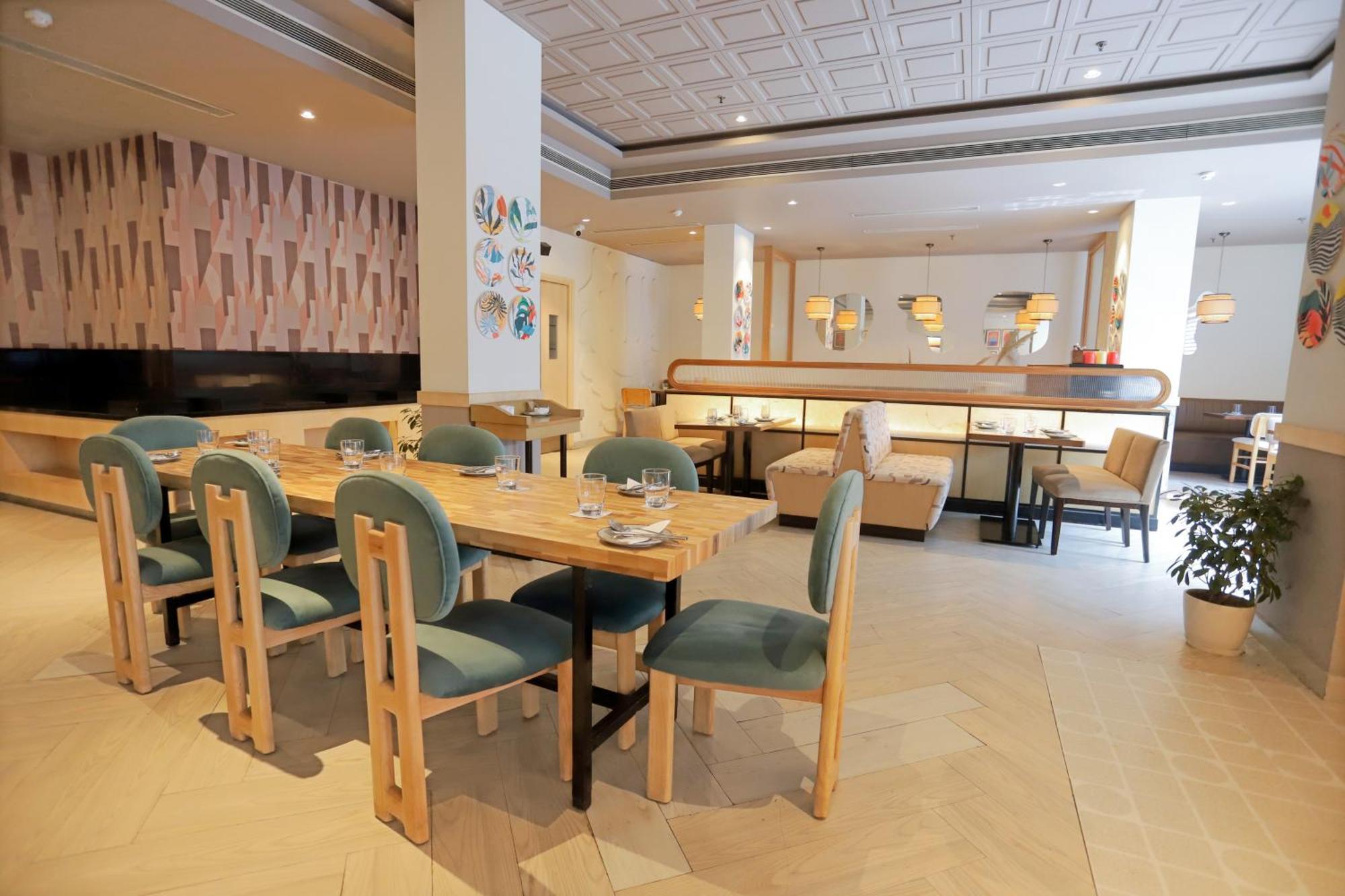 Park Inn By Radisson,South Delhi Nowe Delhi Zewnętrze zdjęcie The interior of a restaurant in India