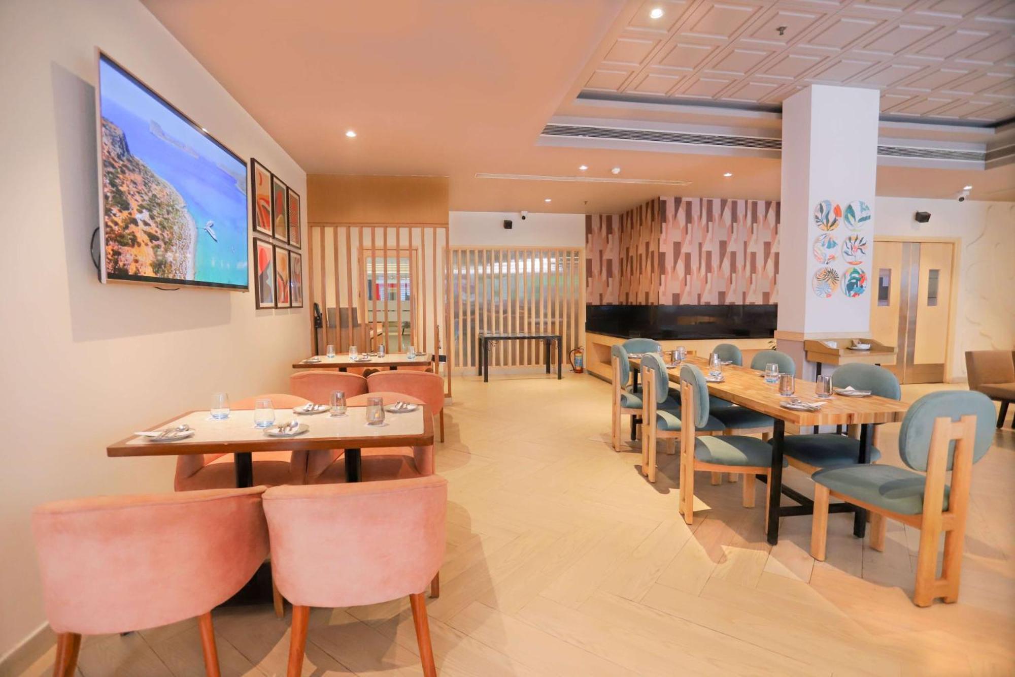 Park Inn By Radisson,South Delhi Nowe Delhi Zewnętrze zdjęcie The interior of the restaurant