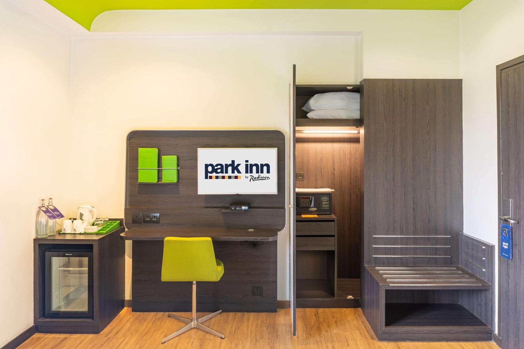 Park Inn By Radisson,South Delhi Nowe Delhi Zewnętrze zdjęcie Park Inn by Radisson, Berlin-Westend